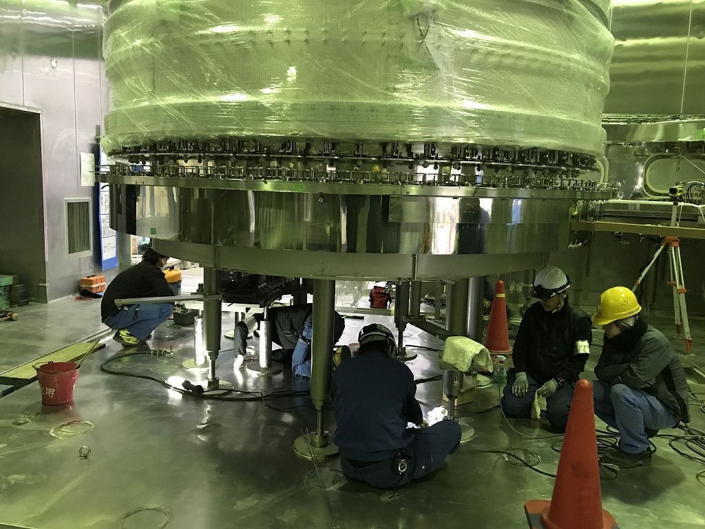 無菌充填機据付作業